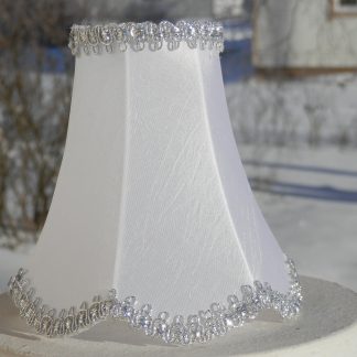 Kruunuvarjostin Elisa 12 lumivalkoinen/hopea