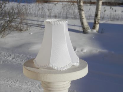 Kruunuvarjostin Elisa 12 vakoinen lumi/sävy