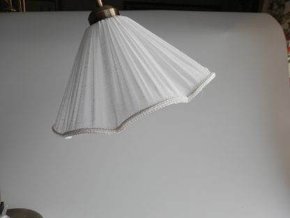 Lampunvarjostin Maaria kippi 35 cm Valkoinen ohut pellava vuorella.
